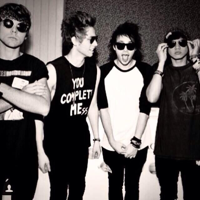 MLTM5SOS's tweet image. #5SOSInspiredMeTo OMFG I can't explain how much 5SOS inspirer me 😩 you guys got me into rock music u guys gave me hope ❤️love ya ❤️