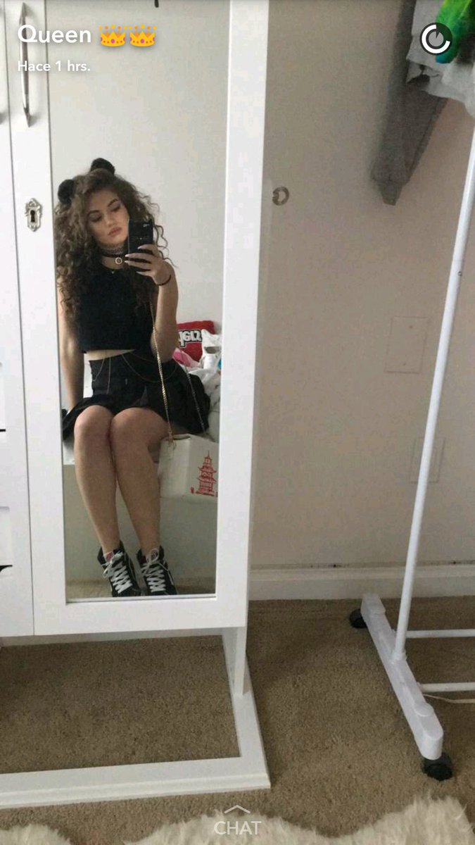 GDytto's tweet photo. She always Dressed like a Queen who is 👑😋 #AlwaysSlay #QueenOfFashion 😙😍 @iAm_Dytto 💕💕 https://t.co/J3Tz84PDmc