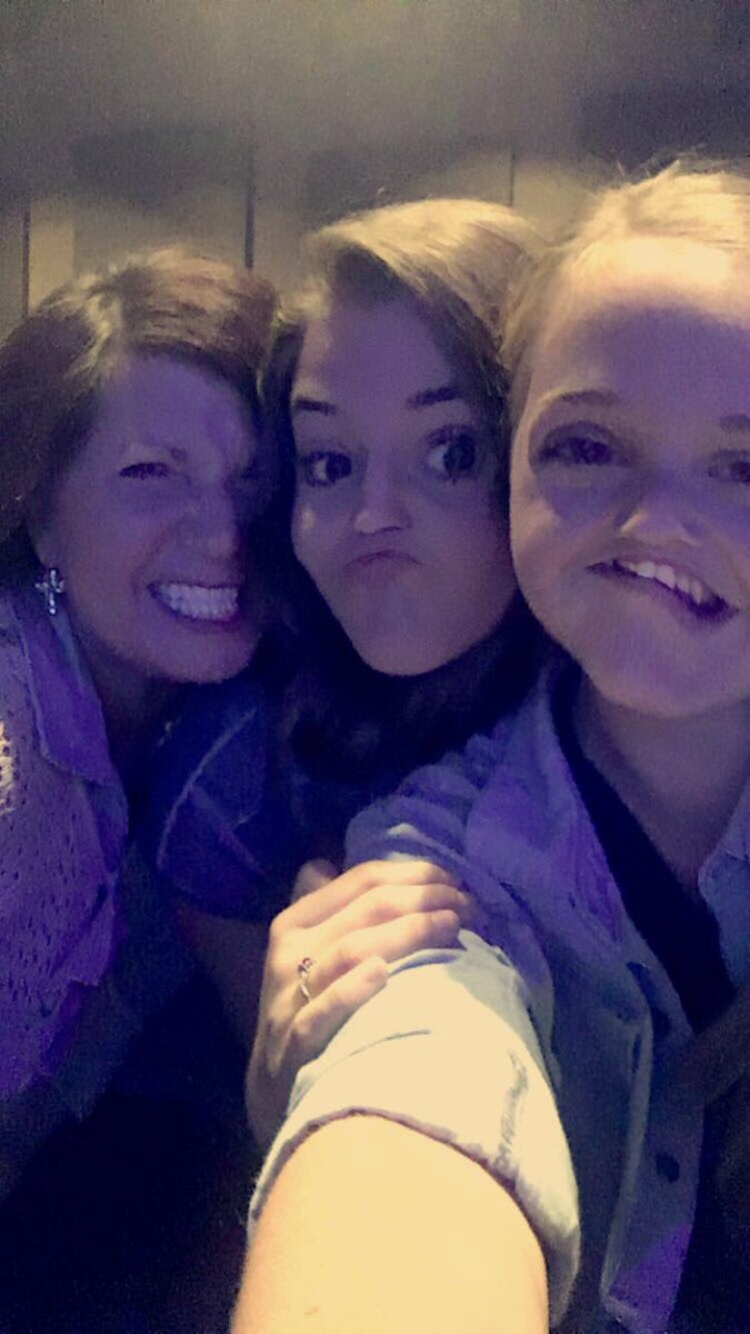 Selah_Jean_'s tweet photo. I love our teachers😂❤️❤️ https://t.co/ulQDV3nxeb