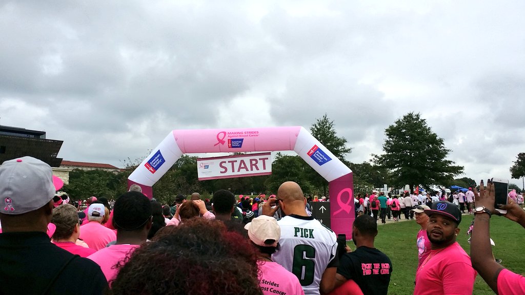 JetBlueDCA's tweet photo. CMs participating in the #AmericanCancerSociety's #MakingStridesAgainstBreastCancerWalk on the National Mall today @JetBlue @HelloJetBlue p3 https://t.co/UAXcz5qWZi