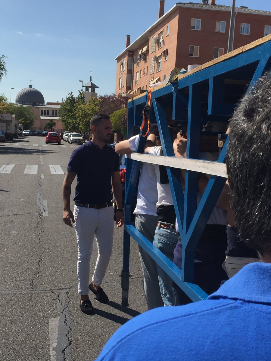 Esta mañana, volvía el trabajo: ensayo de costaleros por #Espartales , casi todo listo para la venida de #PazyEsperanzaAlcala