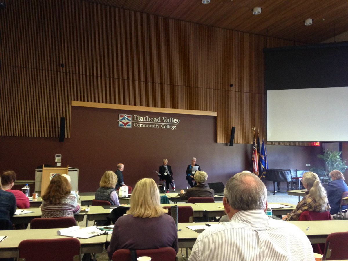authorjessowen's tweet photo. Agents Elizabeth Wales and Susanna Einstein offering critique on query letters at #FlatheadAuthors conference https://t.co/Ch91Ufzput