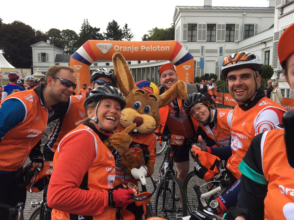 ElselienWinters's tweet photo. @trots_fm daar zijn onze helden! #oranjepeleton https://t.co/An1lLSdE1B