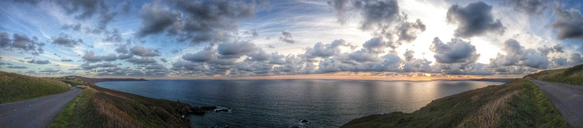 callmejonny's tweet photo. Whitsand Bay Panoramic posing.
@Cornwall_Coast @CornishSunsets @CornwallHour @ILoveCornwallUK 
#wideangleview #sunsets https://t.co/0JqJDFHLx6