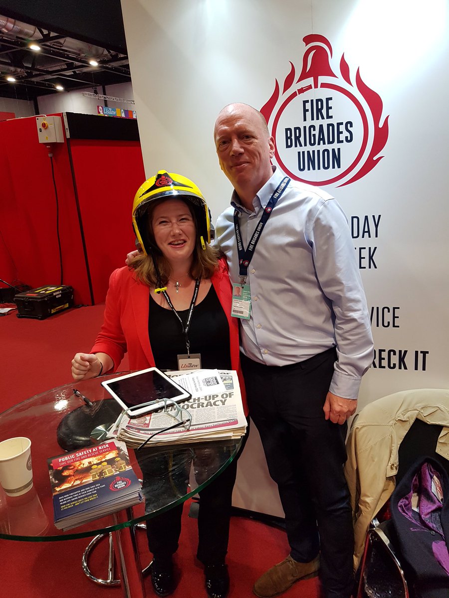 EmmaLewell's tweet photo. Good to meet @MattWrack @fbunational #labconf16 https://t.co/n3WNFPsA7t