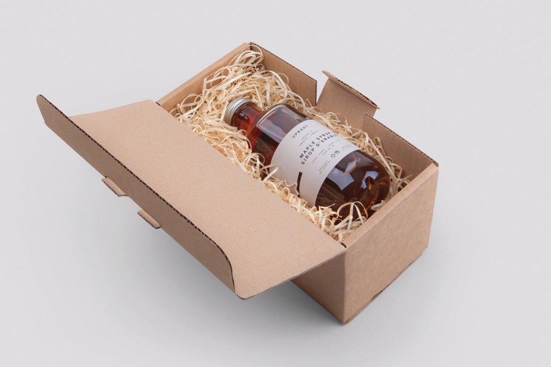 ddope_design's tweet photo. — Uproot by @believeindesign 
More: https://t.co/RGVoushoQG

#design #packaging #dope #brand #glass #type #graphic #print #honey #brand https://t.co/p9VQt2CyR8