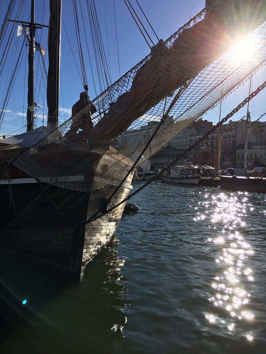 martenbostrom's tweet photo. Chill day turned out to be a fine touristic day in old hometown
#Suuntorun #discoveryrun #perspective #oceanshore #silakkamarkkinat https://t.co/G41zY2lmMZ