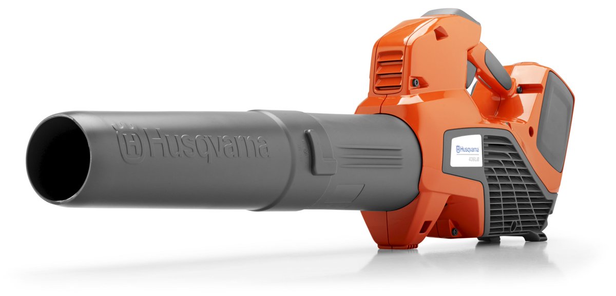 HusqvarnaUSA's tweet photo. Clear your driveway without waking the neighbors thanks to the 436LiB’s quiet operation: https://t.co/ZU7Juwmc9Q https://t.co/gfpMPRuV1b