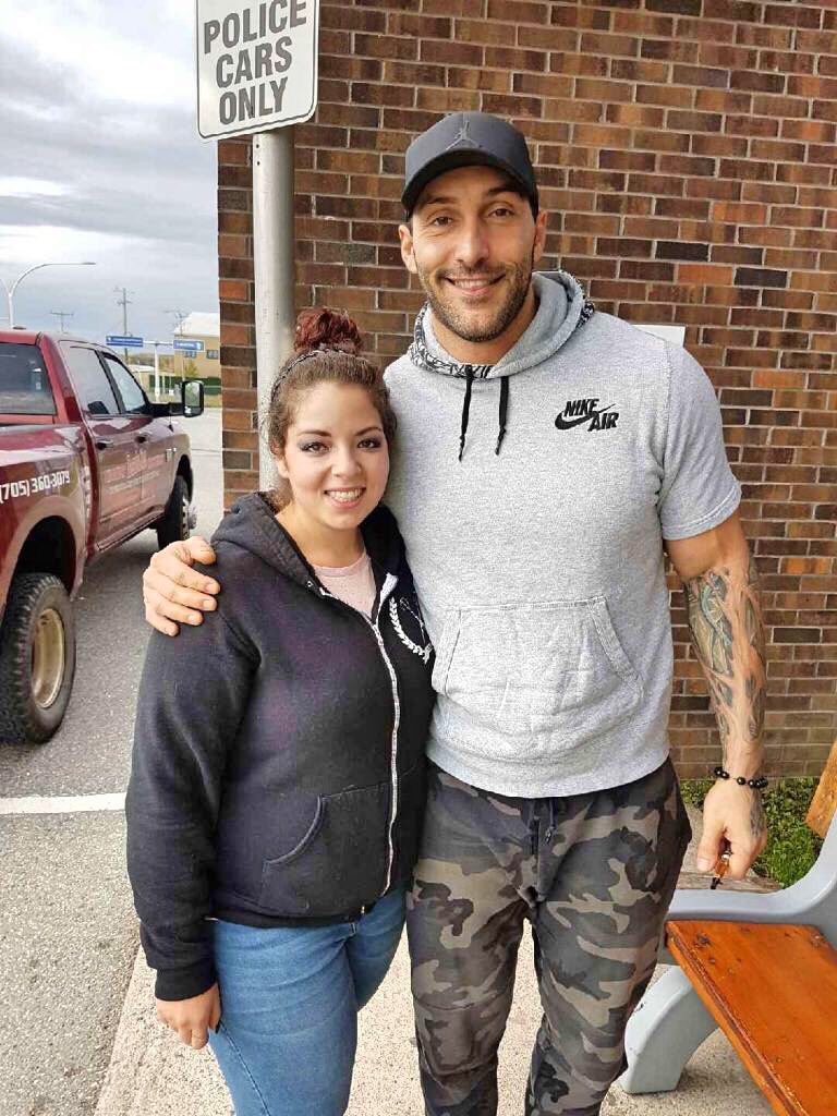 SamMxpw's tweet photo. So glad I got to meet @ChrisMasters310 😀 super cool guy! Next time we meet it'll be "nice to see you.. Again!" 😜 #youbetterfollowmeback https://t.co/hgQRr478XX