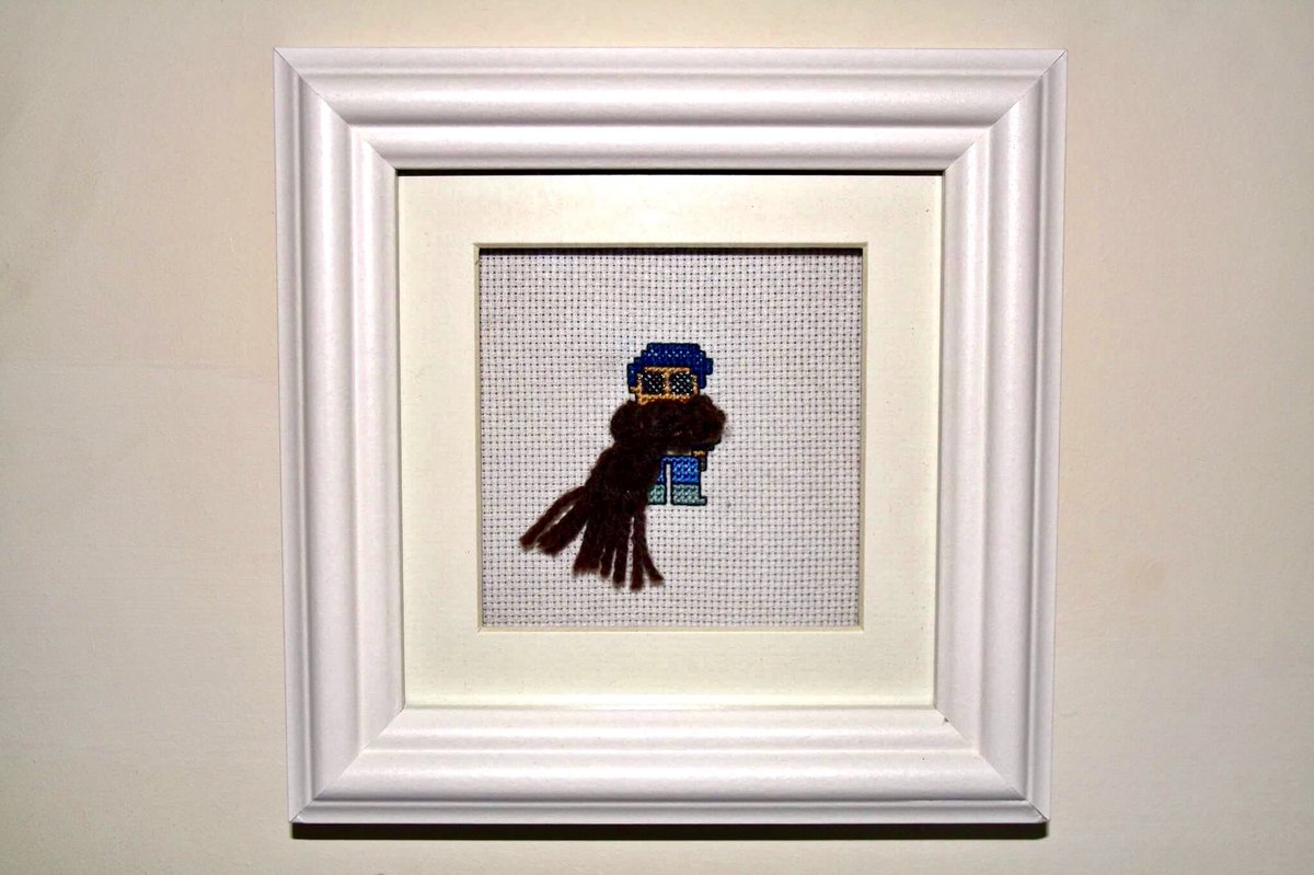 pixelstitching's tweet image. Remember @LennyKravitz's scarf? buzzfeed.com/alanwhite/its-… Here is @pixelstitching's Cross Stitch of Kravitz's iconic neck warmer