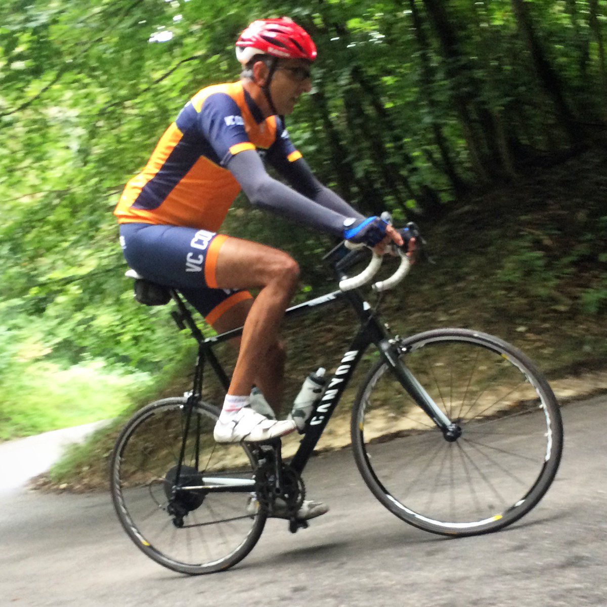vccolets's tweet photo. Sunday Club Ride Vibes #vccolets #sportful #knightjames #surreyhills #cycling #surreyhillscycling #colets #thamesditton #surbiton #kingston https://t.co/kCu6ZeX71Z