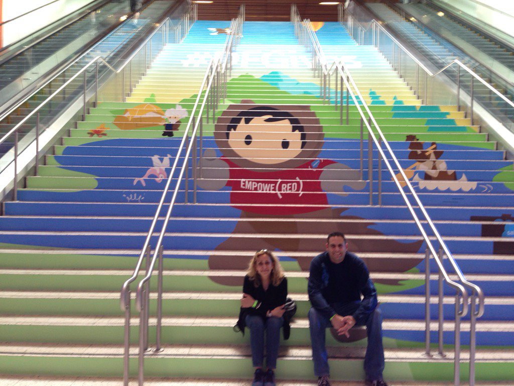 mariejackson0's tweet photo. The start of #DF16 @salesforce welcome steps. Watching it come together. #ERP #mfg   Registration starts later today https://t.co/0sQsR1WOwO
