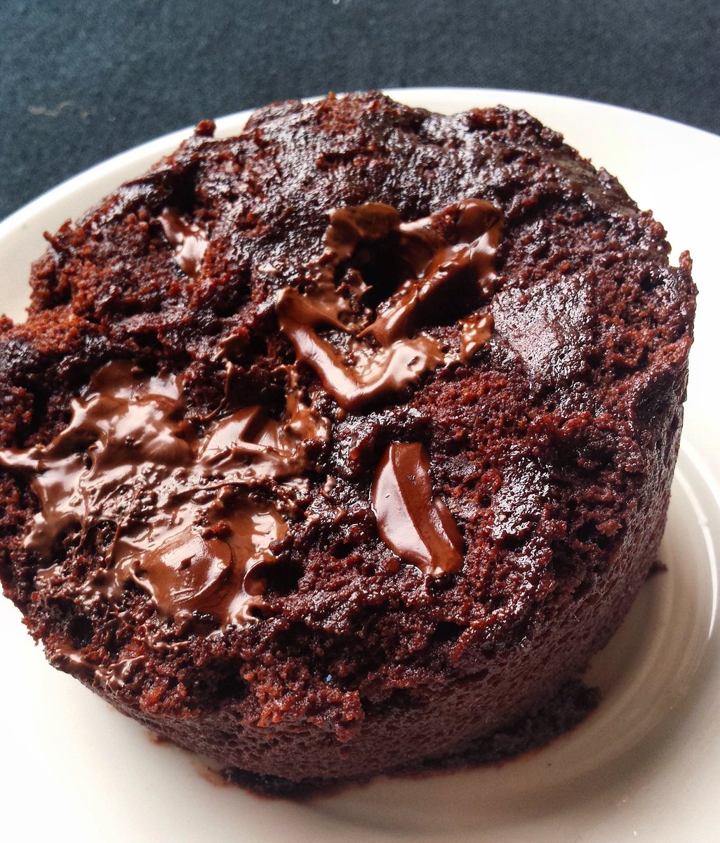 NaoBakes's tweet photo. My grain-free, high-protein, and sugar-free cake kits can also be made in the microwave! Whoooa! 60 second brownie. https://t.co/hUMhtuvWWA