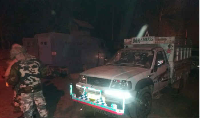 JfJacqu's tweet photo. Security forces arrest 2 Pakistan nationals along Jammu and Kashmir border.

https://t.co/10sNEbYQbF https://t.co/9nwYJB2b6C