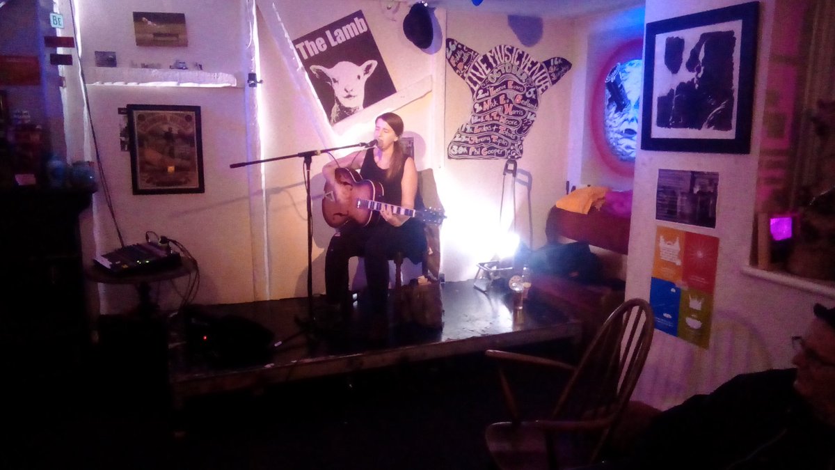 The very stunning @leonierevans as heard on <a href="/BBC6Music/">BBC Radio 6 Music</a> today. You could hear a pin drop! #sundaysessions #livemusic
