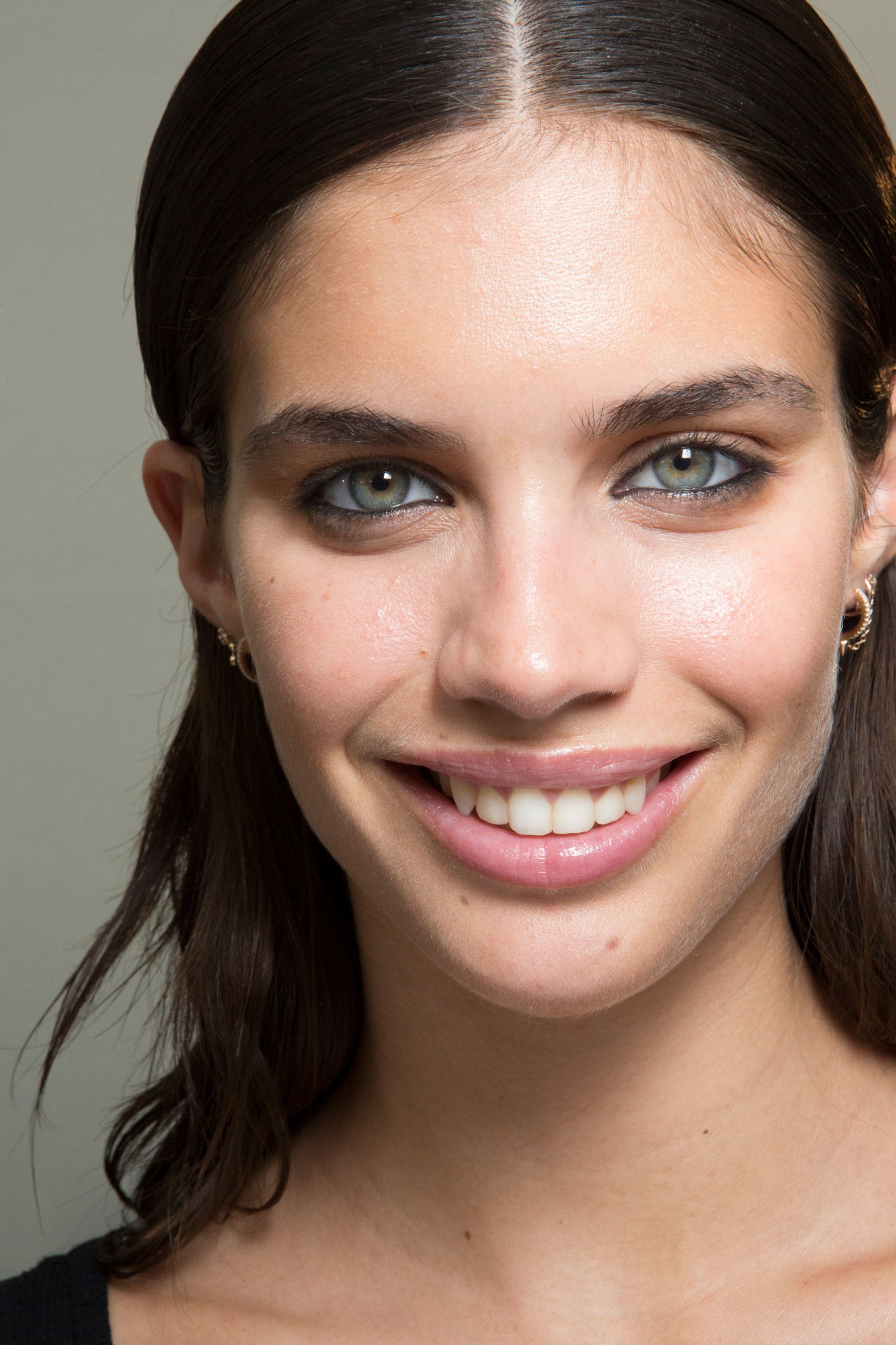 Victoria's Secret on Twitter: "Sara Sampaio backstage at Mugler #PFW