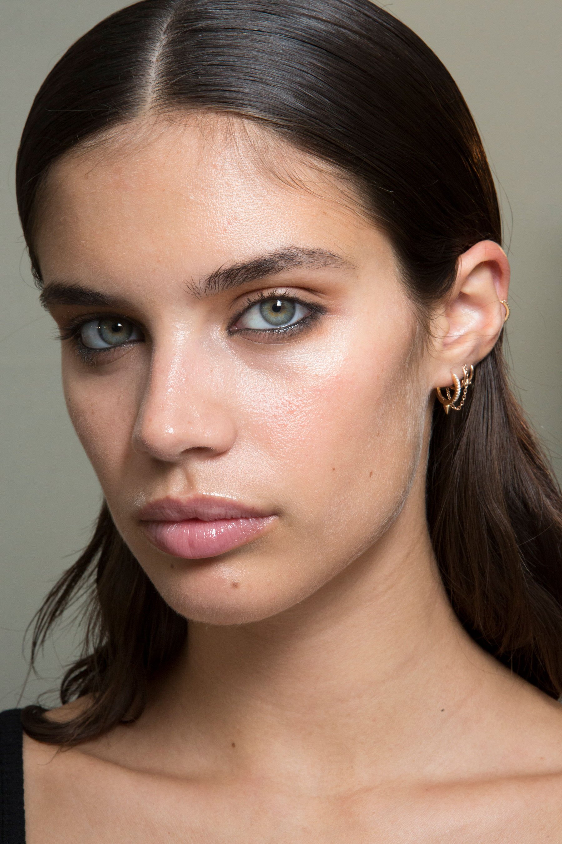 Victoria's Secret on Twitter: "Sara Sampaio backstage at Mugler #PFW