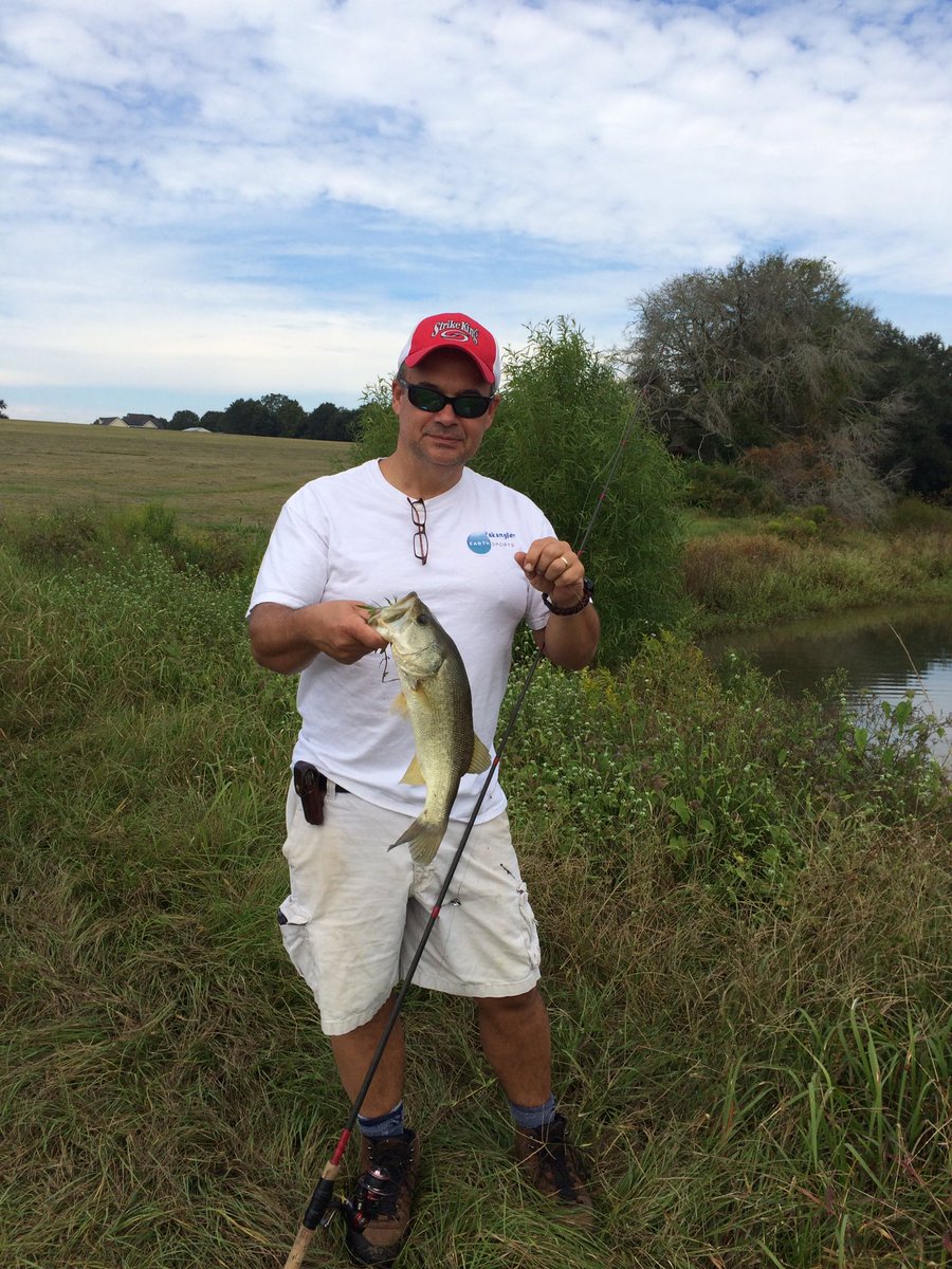 basscatlildave's tweet photo. A few nice fish with a squaw. @Bill_Dance1 @Wade_Middleton @GeraldSwindle #padcrasher #frogbite https://t.co/VGUjIhCFIT