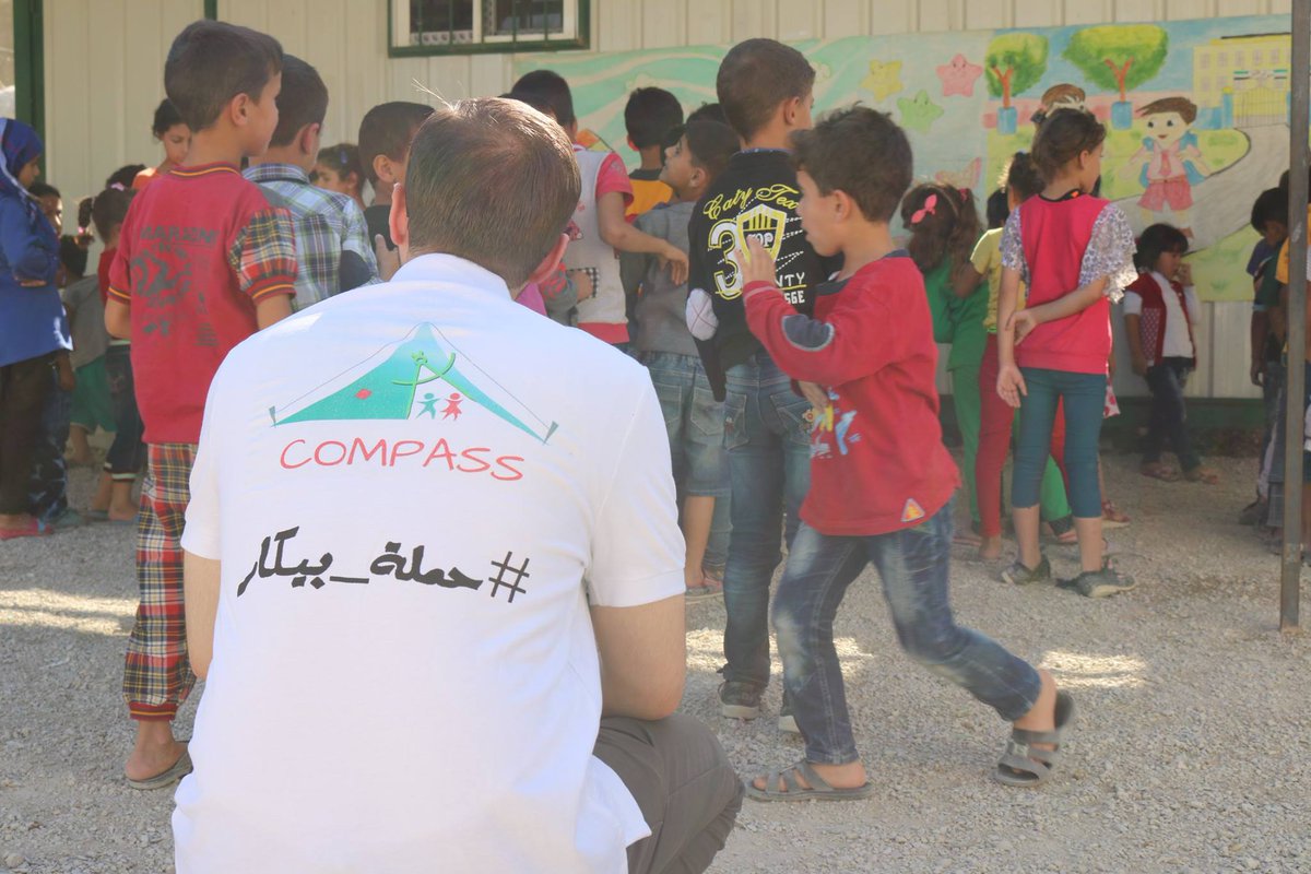 CompassLF's tweet photo. @layangccsupport Supports #CompassCampaign by delivering backpacks and stationery in Al-Amal teaching centers in Bekaa Valley. https://t.co/yoAX8RjSZm