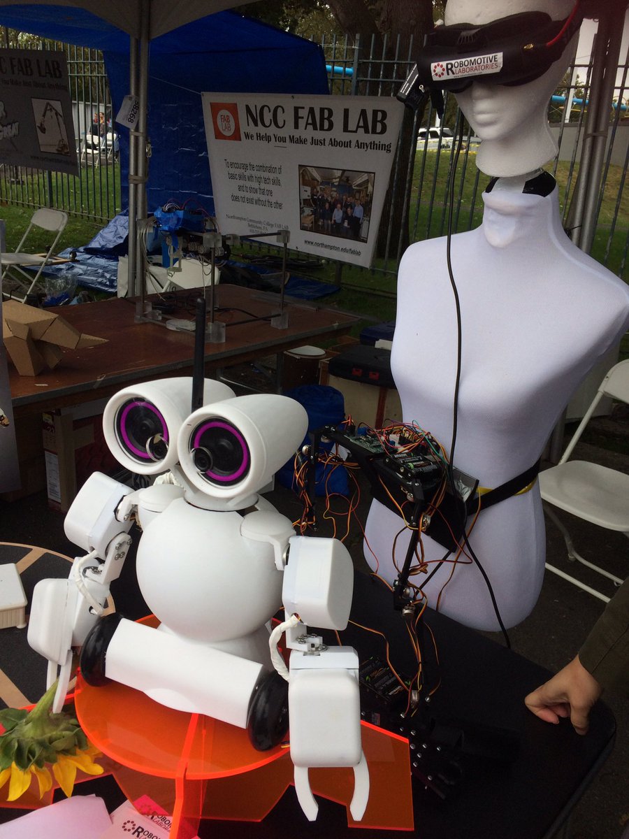 kariewaye's tweet photo. This was so cool. Would love to have one for @theSTEMcell_HMS @jamieoto @nowlan_k #robomotivelabs https://t.co/Z1de27bevh