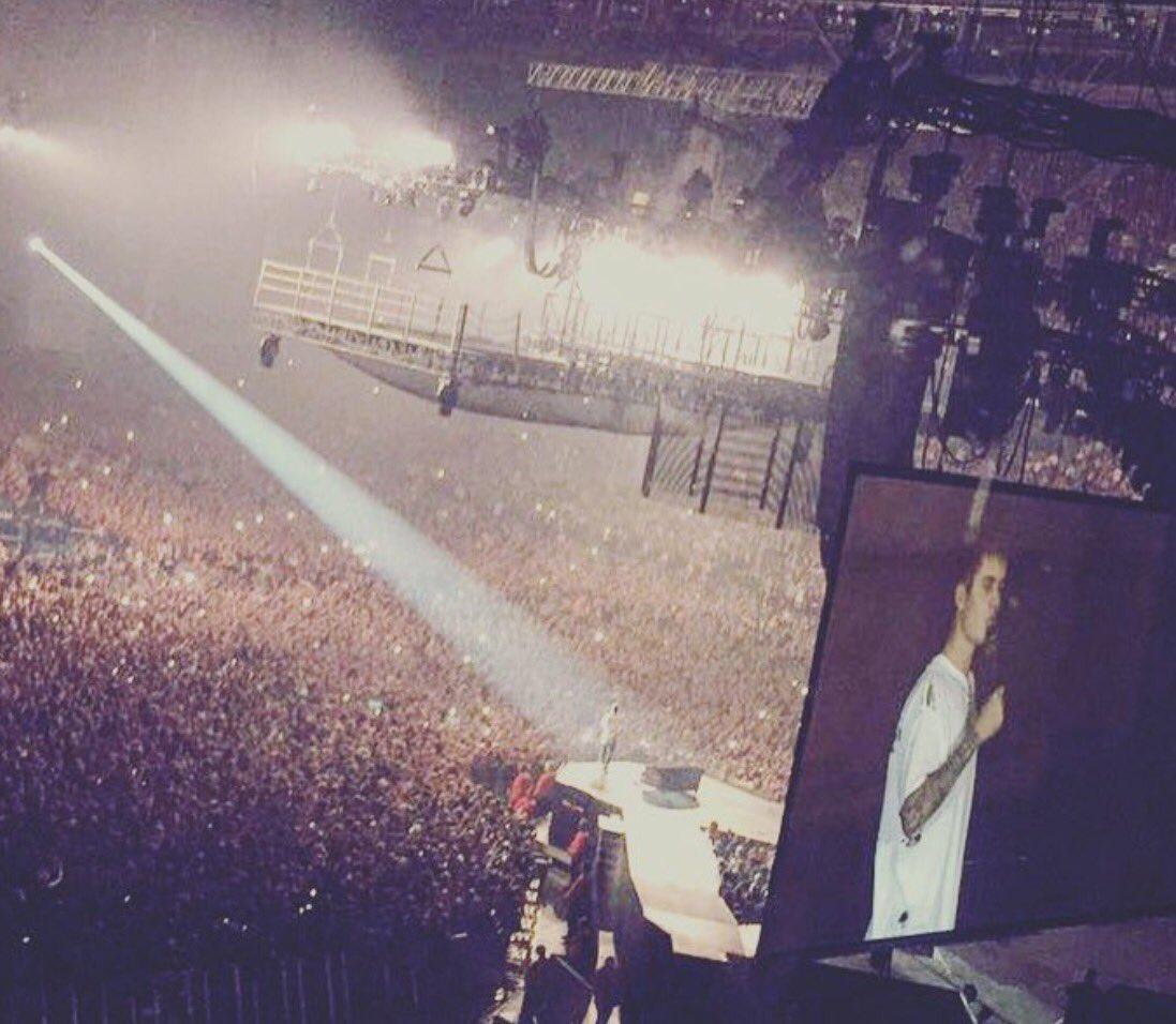 JBPWTUPDATE's tweet photo. More photo's of Justin performing tonight. #PurposeTourCopenhagen (October 2) https://t.co/e1Op18tsz8