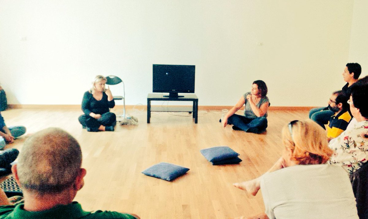 BenedettoCarola's tweet photo. La prima presentazione in un centro #yoga. #centroZenon #novara #ilmahabharatacinematograficodiPeterBrook #india #cinema #peterBrook https://t.co/yxV0OY1j2M