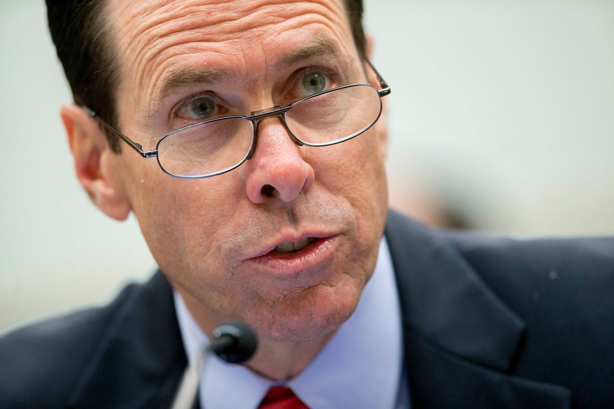 TheRoot's tweet photo. AT&amp;T's CEO defends #BlackLivesMatter and urges race discussions with employees: https://t.co/MlRYb1QXAh https://t.co/XsWAL7lyBL