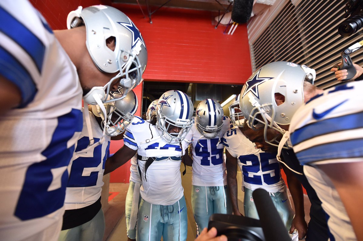 dallascowboys's tweet photo. Pregame ritual. 
#DALvsSF https://t.co/tlCqZqG6r7