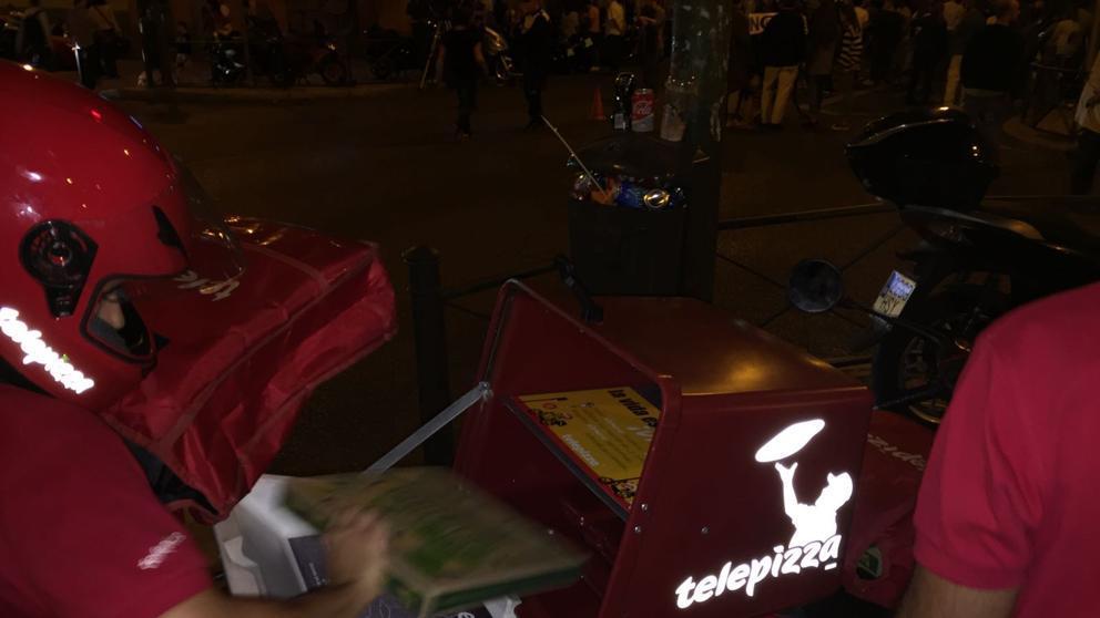 El ‘troleo’ de las pizzas en Ferraz ebx.sh/2dvbo5K