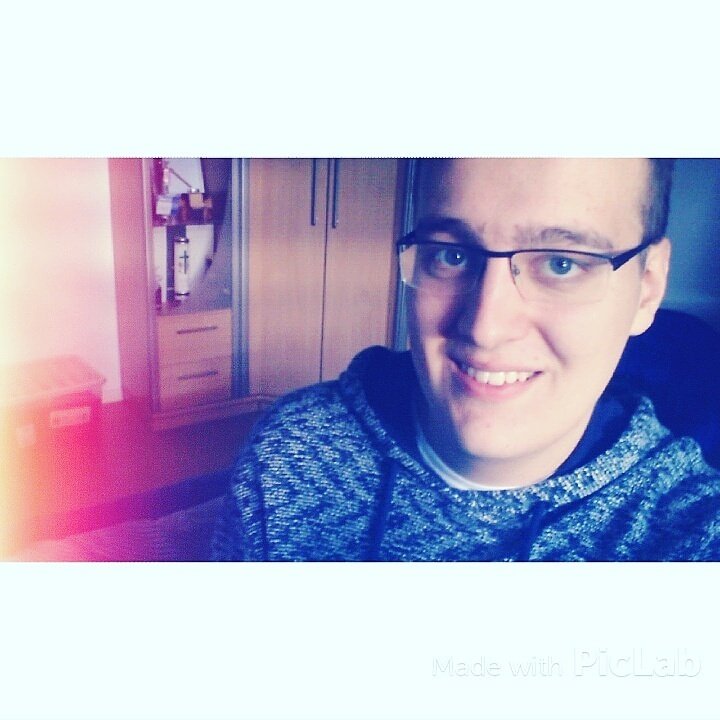 _markus1995_'s tweet photo. Lass die andern sich verändern und bleib so wie du bist! 😊
#smile #StayStrong #Happy #Sunday #Weekend #likeforlike https://t.co/eUYDU46hHn