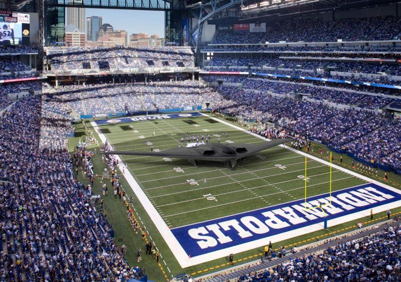 weird_sci's tweet photo. B2 bomber compared with a football stadium. https://t.co/OZBqVjcKjV
