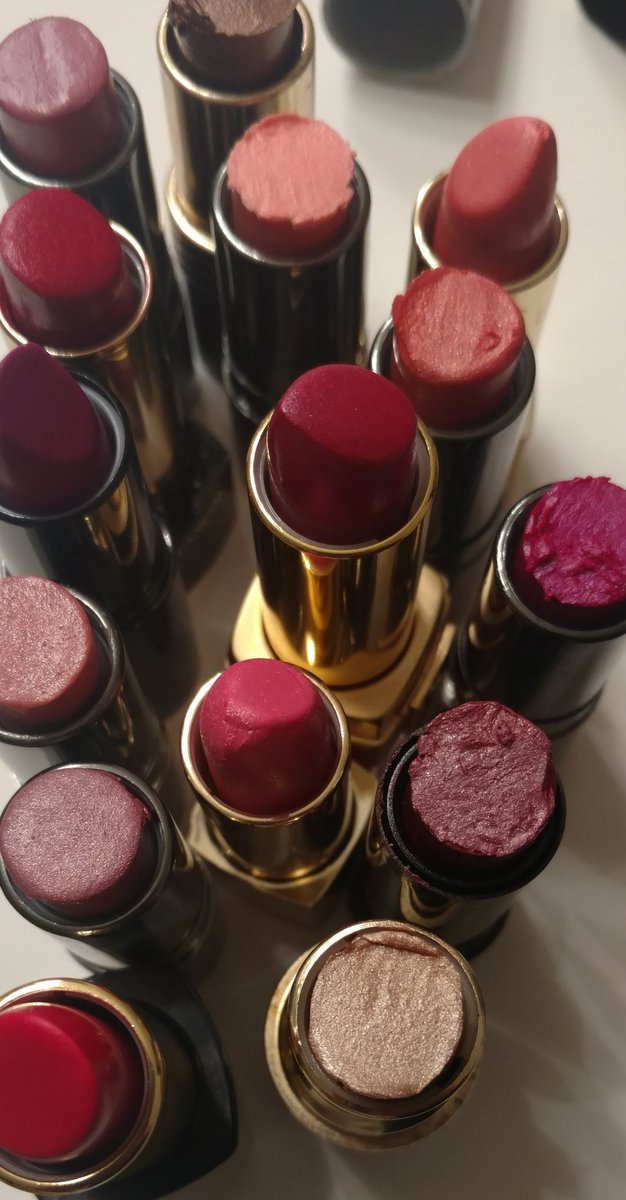 MakeupByJaySD's tweet photo. Shaving &amp; Melting #workflow #mua #lipstick #makeupartist #makeupinspo #sandiego #weddingmakeup #lipstickismyvice #lipsticklove #makeup https://t.co/7fpYnkHwdh