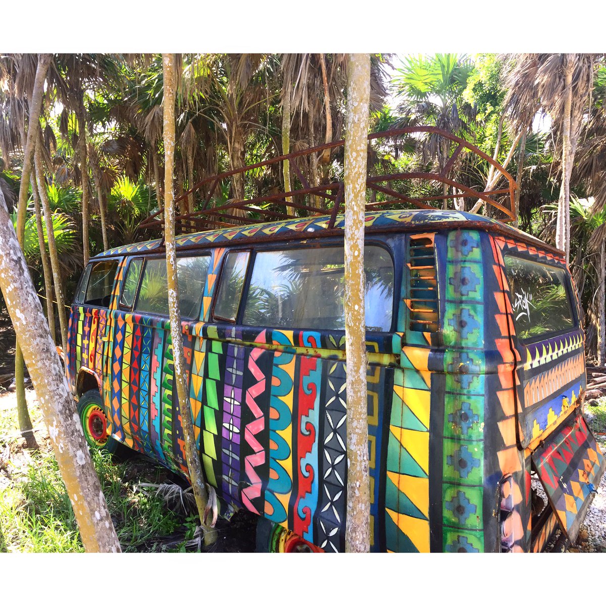 RevistaPlayarts's tweet photo. #HappySunday Discover every #artistic corner of #RivieraMaya with #PlayArts 🌴 #Art #Life #Experience https://t.co/y5IqNFWIAQ