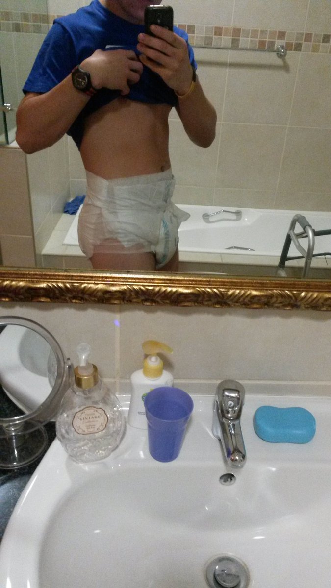 diaper_furry's tweet photo. Well this was fun
@ my Gran's house. https://t.co/ZKzKiN8yFo