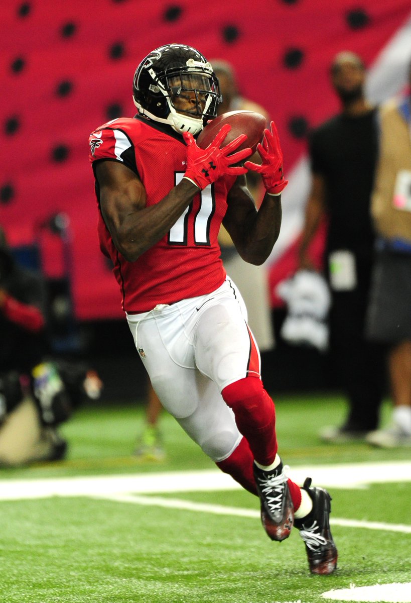 BleacherReport's tweet photo. Falcons improve to 3-1 thanks to Julio Jones’ 300 yards, 12 REC, and 1 TD 🔥

They now sit atop the NFC South https://t.co/UUt1yiD9gJ
