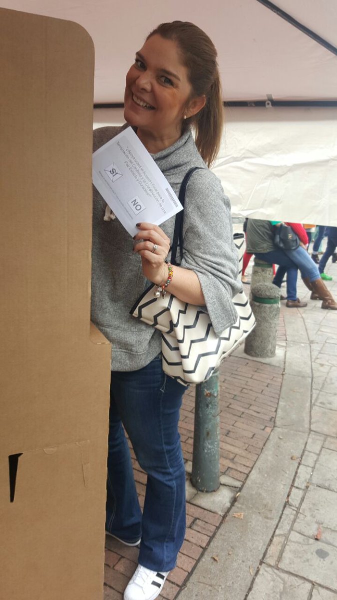 Un voto que cambiará la historia, por eso acudí feliz al puesto de votación #HoyVotoSi #SiaLAPazenColombia