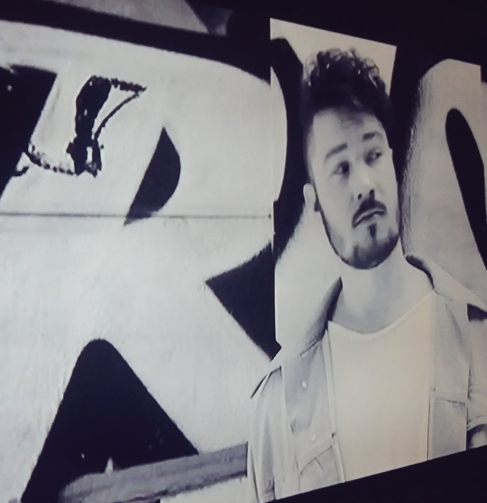 YourRirii's tweet photo. This music video and track is such a flame. It was love at first sight. @rykimusic @TiMOODV #MYLM is a vibe😍❤🔊💜😍 https://t.co/1V8hrra6Oq
