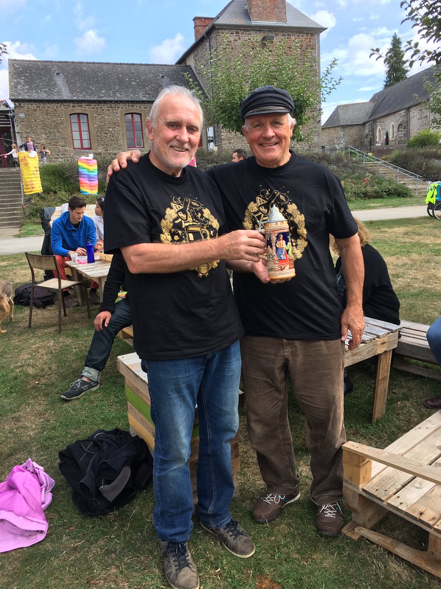And the winner is : malcolm et alain, avec la biere de #Hede <a href="/LaPtiteChope/">LaPtiteChope</a> <a href="/HedeBazouges/">Hédé-Bazouges</a>