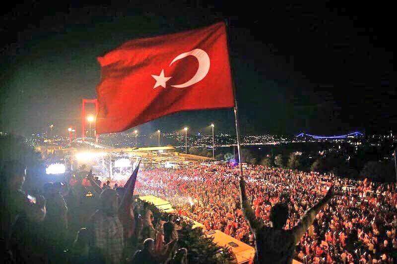 #15TemmuzUnutmadık UNUTMAYACAĞIZ !!!
 O günü unutmak demek
Dinini..!
Vatanını..!
Namusunu..!
Unutmak demektir..!