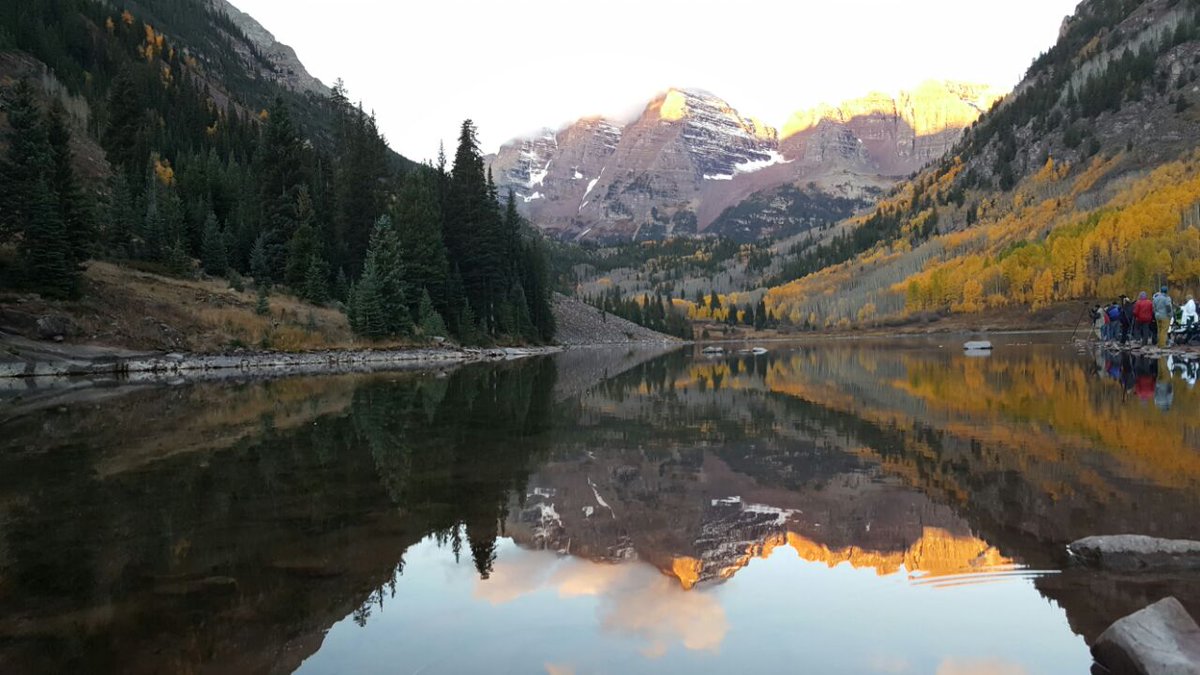 rushrinku's tweet photo. #AspenPrize #aspenfall #beautiful #peace #aspensunrise https://t.co/HR09QXH47M