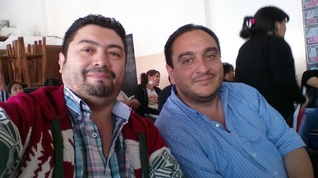 marcelo_neme's tweet photo. Con mi compañero de estudios Daniel Coria, gran amigo, futuros licenciados "dígame licenciado! https://t.co/NfLLfEuatr