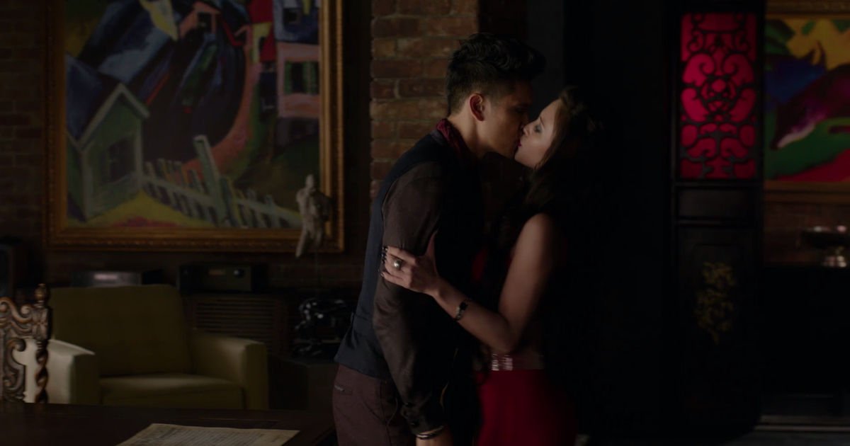 Shadowhunters on X: #ThatAwkwardMoment when your ex is still in love with  you, but you've moved on. #Shadowhunters  / X