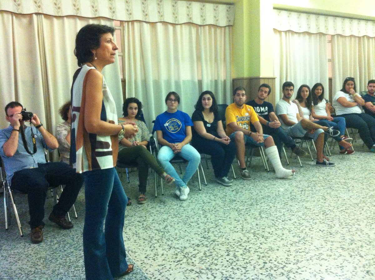 dandocolorcalor's tweet photo. El pasado lunes tuvimos nuestro primer encuentro de
formación del curso. Fue un ratito mágico. 
Seguimos #PorEllos https://t.co/ysiZethlEE