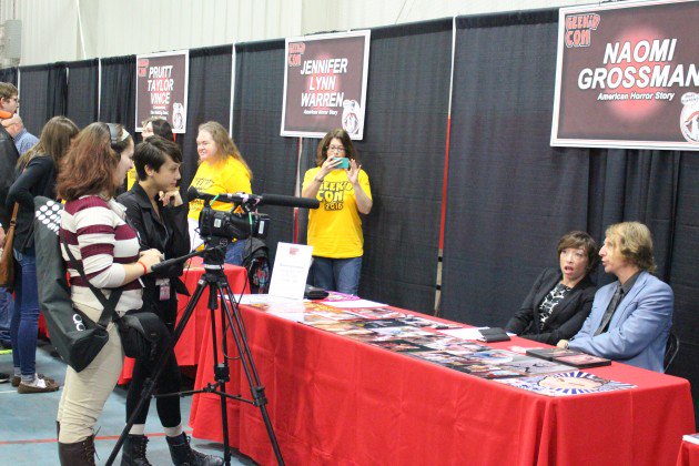 hiitsmillzy's tweet image. Guys, I made it on 97zok's website for interviewing Naomi Grossman (AHS) & Lew Temple (Walking Dead)! #GeekdCon2016