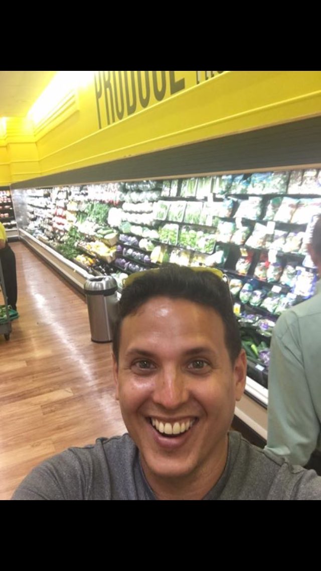 _sinayad's tweet photo. My uncle just came from Cuba, I have never seen someone so excited by fruits @CubanCode https://t.co/bb18RNFxhI