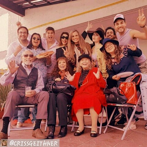 DaniArenasCol's tweet photo. 📷 #2 Convivencia del elenco  @despertarcontv #TarDeDeAsado cortesía @crissgeithner vía instagram celebrando el Cumpleaños a @natashaesca 🎂🎈👏 https://t.co/2iGuyDnrUu