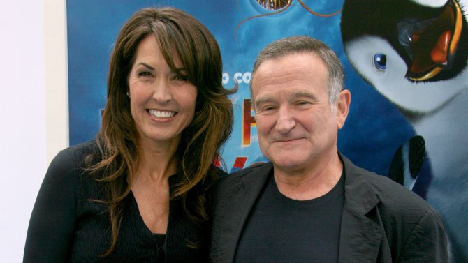 Variety's tweet photo. Robin Williams’ widow detailed the actor’s final months in an essay titled "The Terrorist Inside My Husband’s Brain" https://t.co/8XVU7IW0p2 https://t.co/jlbpxcAZWE