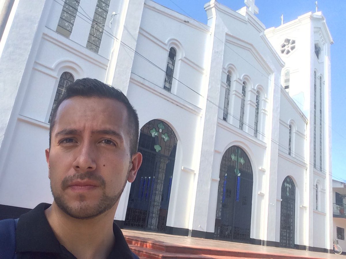 CanalTreceCO's tweet photo. Seguimos recorriendo la región en busca de diferentes opiniones y las formas en que se vive el #VotoJoven. @LLOBE23 está en #CumaralMeta https://t.co/RUCqGEJ78J
