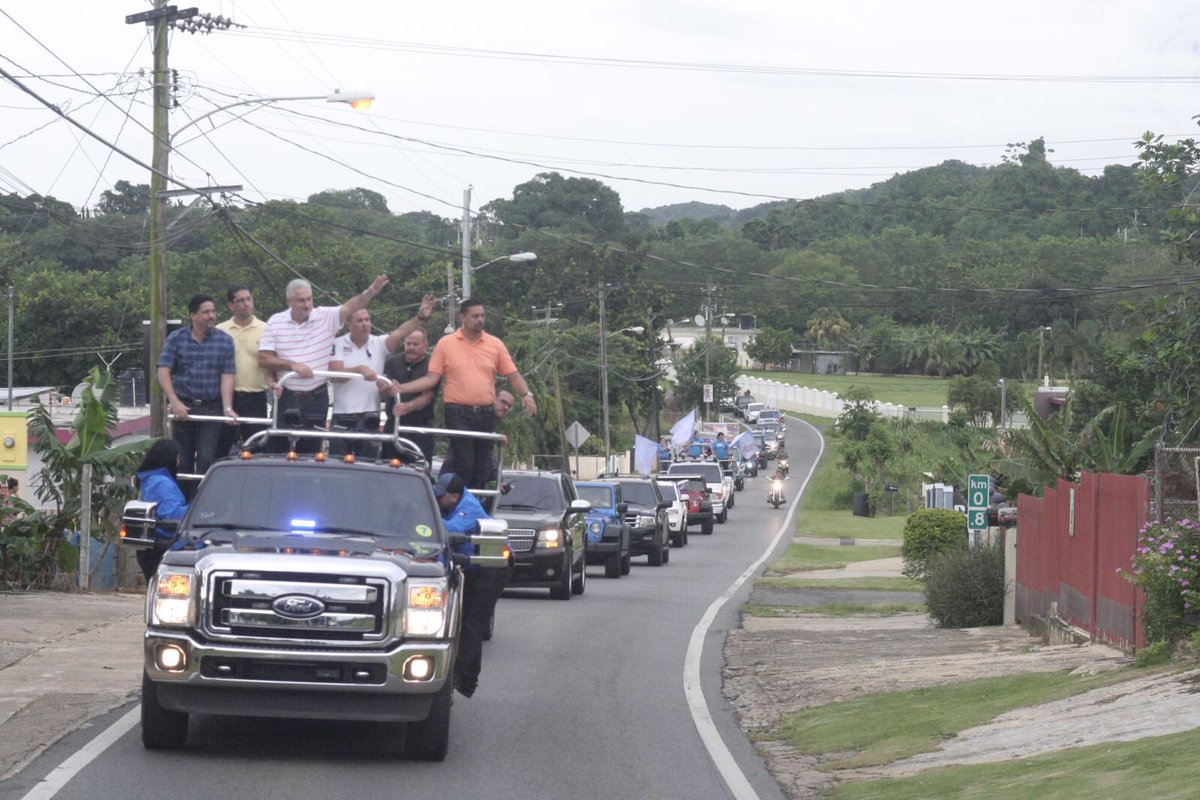 trschatz51's tweet photo. Llevando #Esperanza a #Quebradillas junto a nuestro próximo alcalde @Jeroncito2016 @ChayanneSen @JoitoPerez @rodrzaguilo13 https://t.co/SKViuCo3wQ