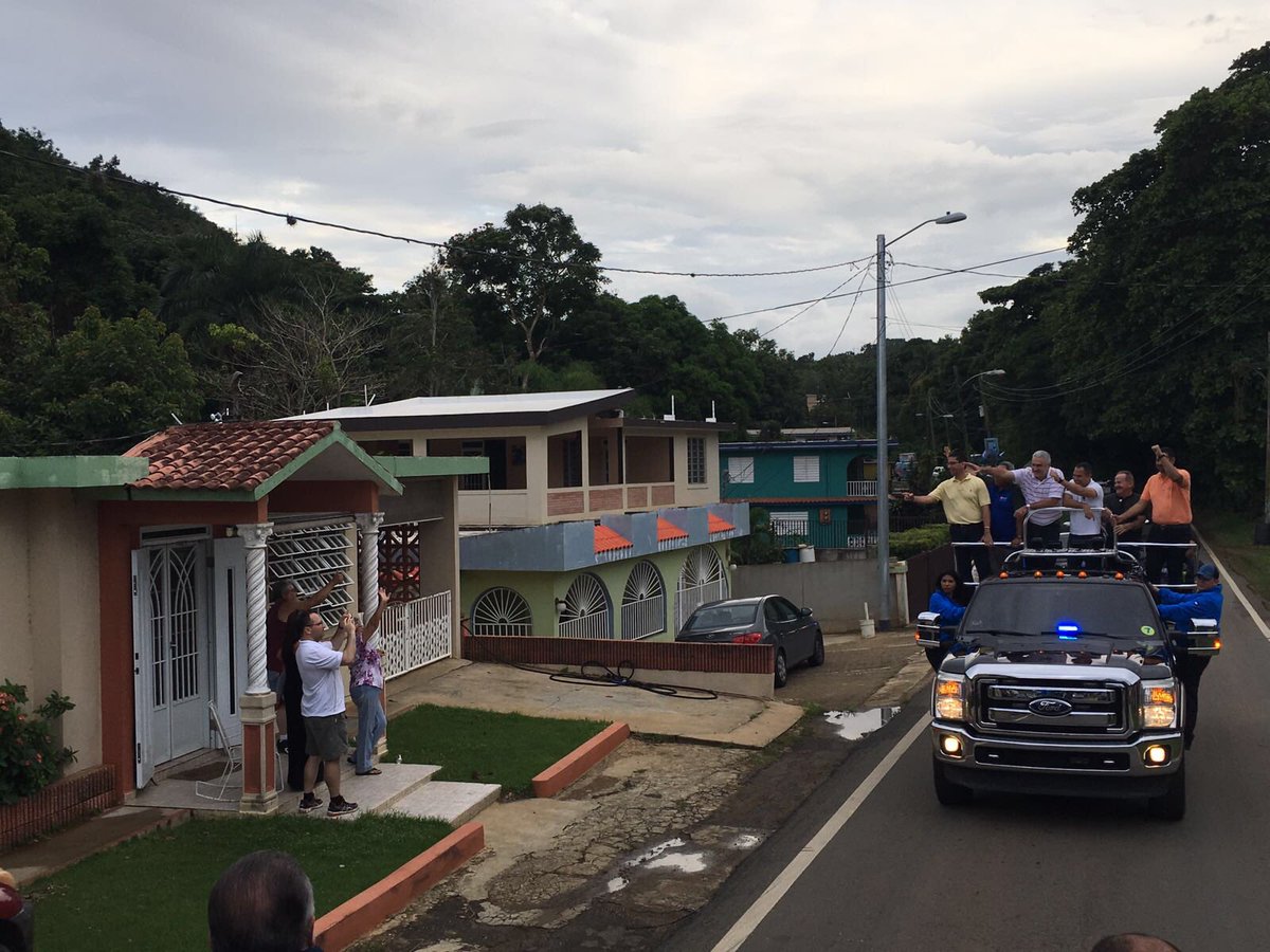 trschatz51's tweet photo. Llevando #Esperanza a #Quebradillas junto a nuestro próximo alcalde @Jeroncito2016 @ChayanneSen @JoitoPerez @rodrzaguilo13 https://t.co/SKViuCo3wQ